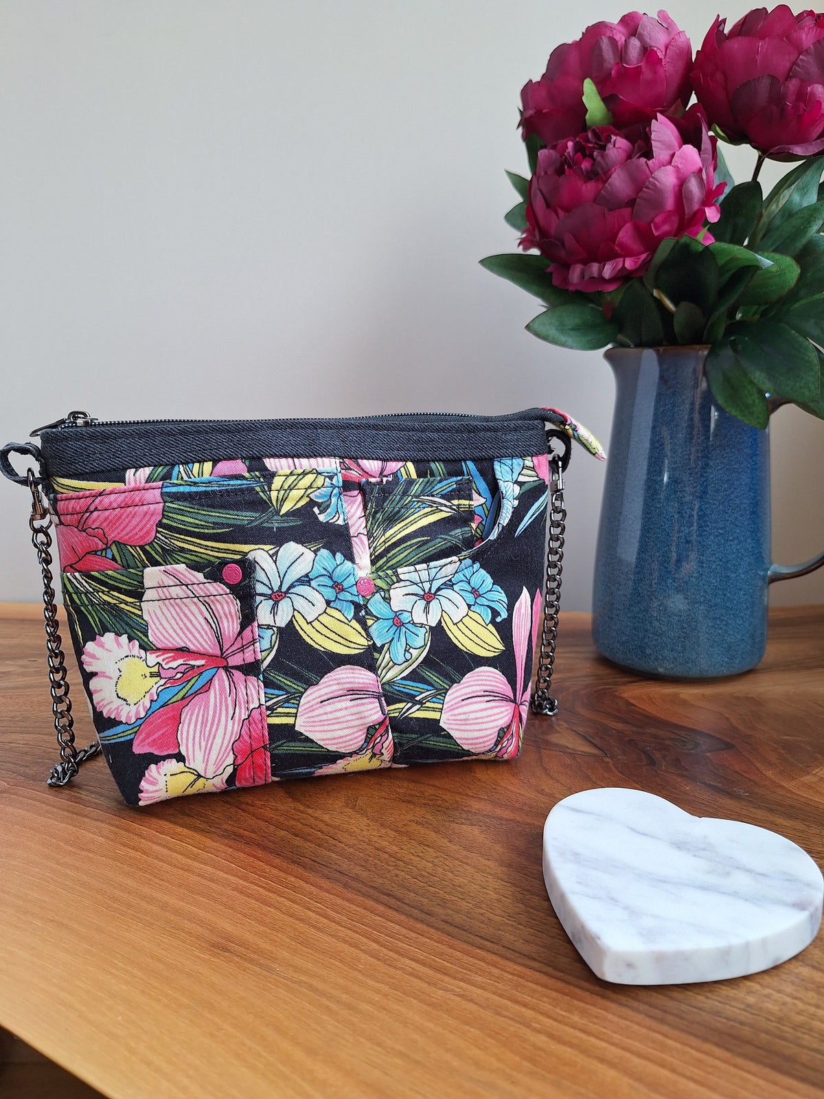 Chain Strap Mini: black and pink floral