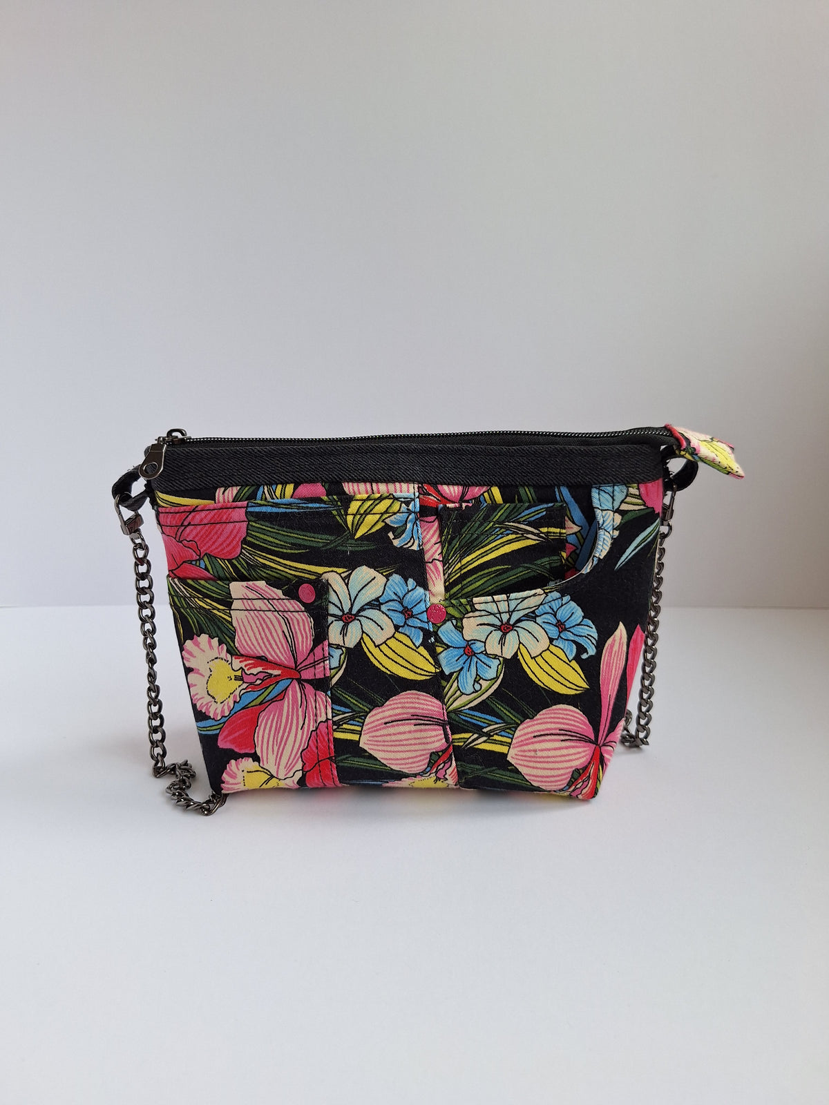 Chain Strap Mini: black and pink floral