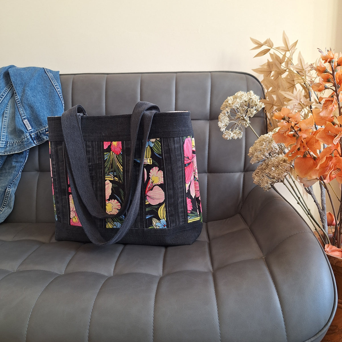 The Classic Tote: Black & Pink Floral