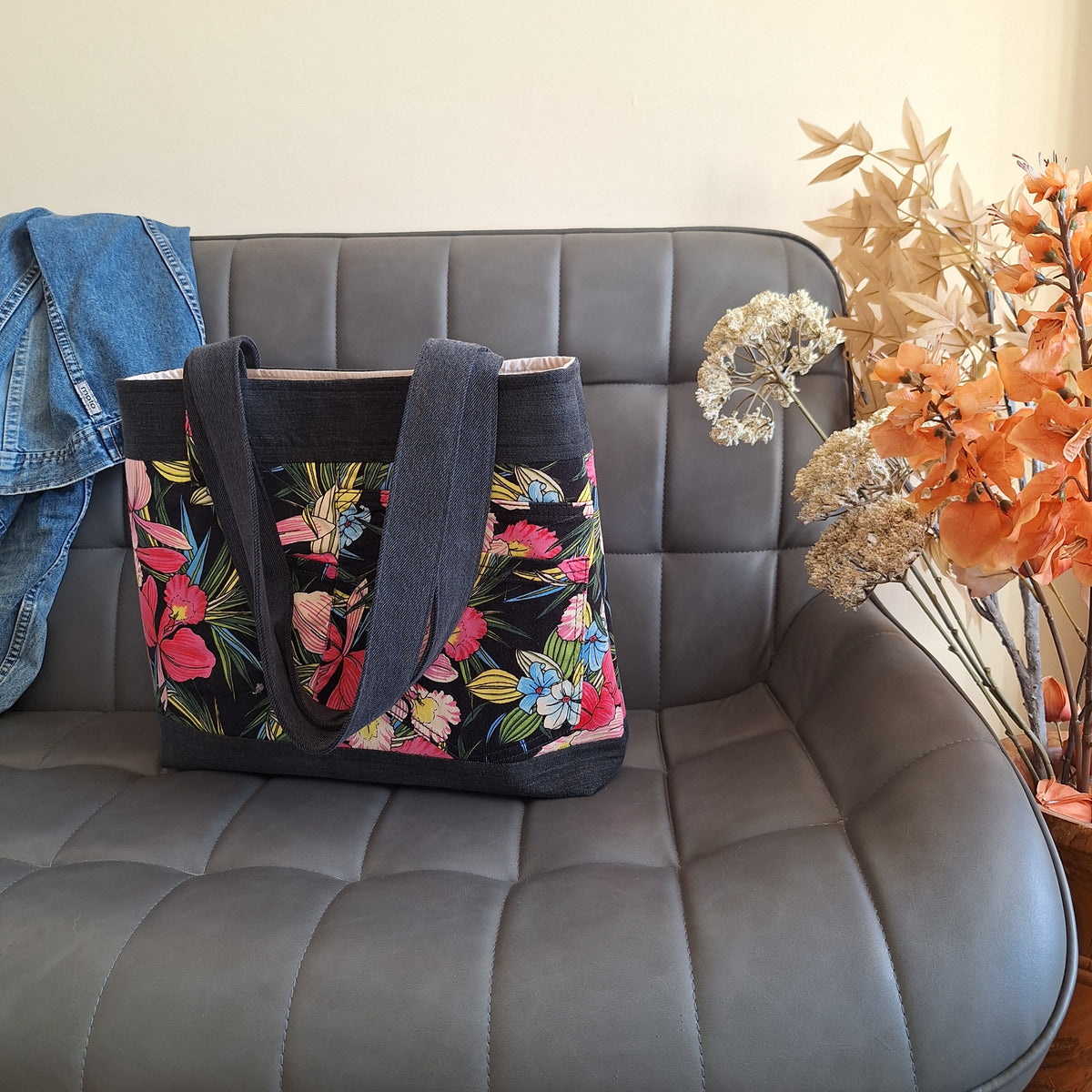 The Classic Tote: Black & Pink Floral